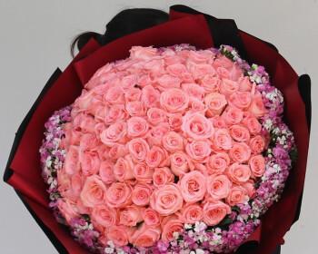 结婚纪念日送花，让爱情更加美好（选择适合自己的花束，为TA带来惊喜）
