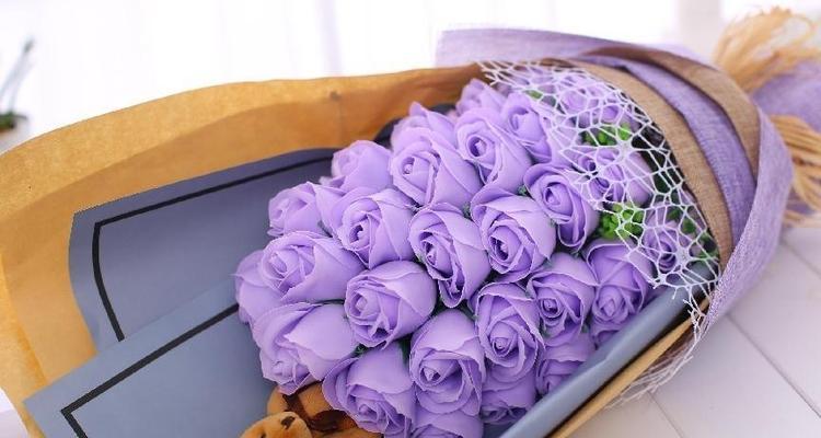 紫色玫瑰花语及其寓意（解读紫色玫瑰的八种含义）
