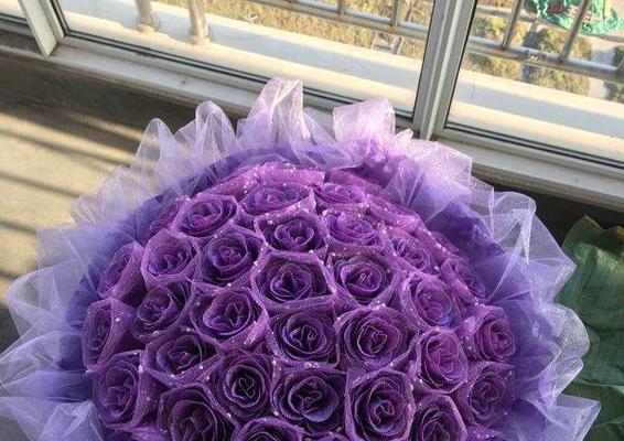 44朵玫瑰花语的含义（传达浪漫、真挚、激情的表达方式）