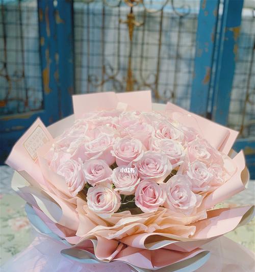 送33朵玫瑰的意义与心理暗示（表达爱情、祝福和感激之情）