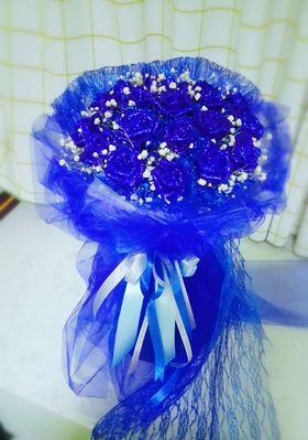 蓝色妖姬——神秘、高贵的花语（探索蓝色妖姬的花语和寓意，了解它的神秘之处）