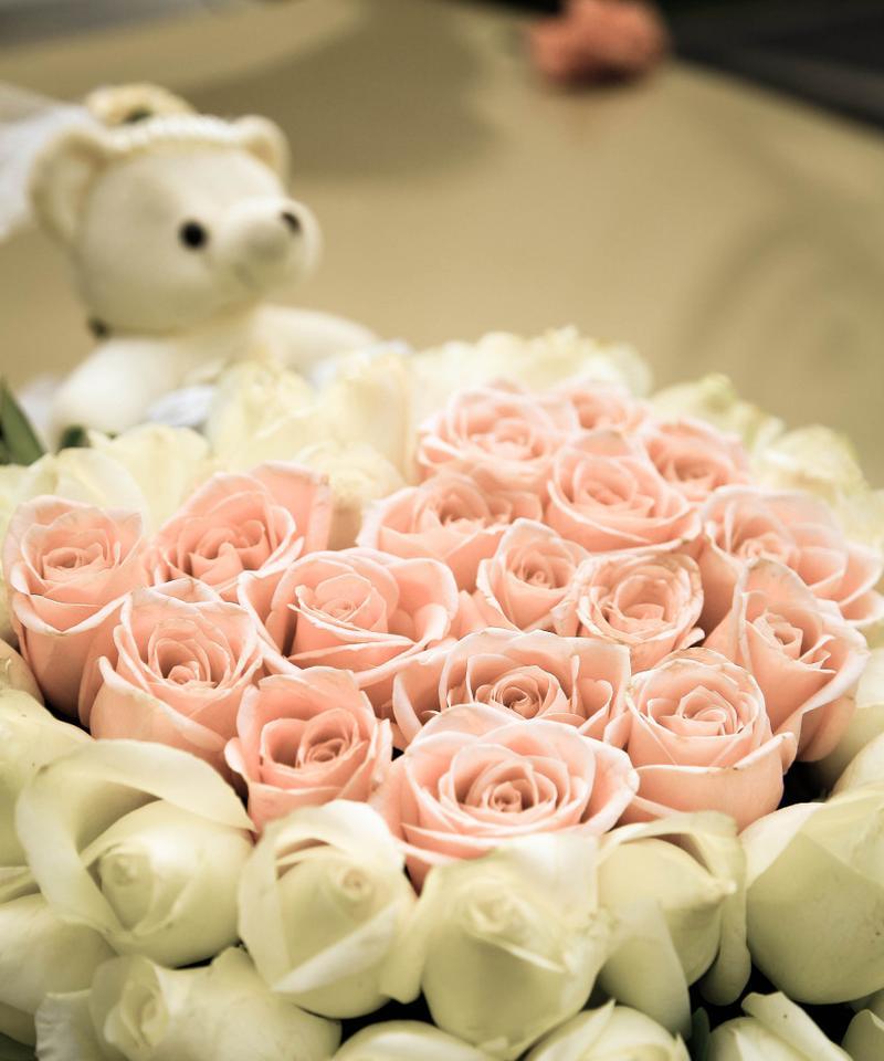 寓意浪漫，8朵粉玫瑰花语剖析（婉约动人，情感真挚，粉玫瑰传递的8个情感寓意）