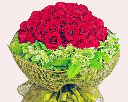 18朵玫瑰花代表的意义与寓意（花语与传说、送礼场合、象征意义与心意）
