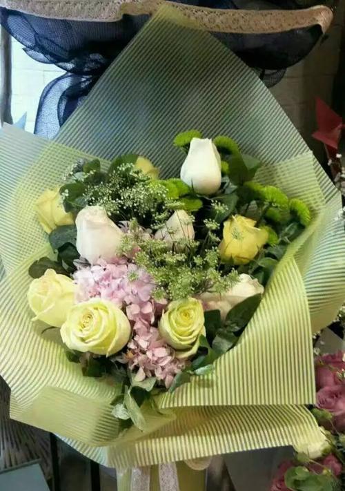 九朵白玫瑰的代表意义（白色花朵、感谢、祝福）