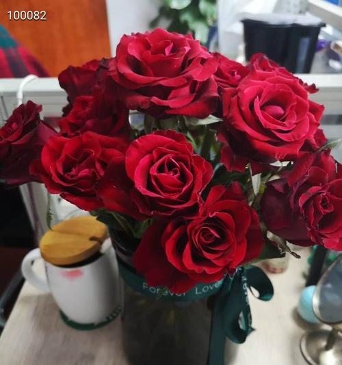红色玫瑰的花语与寓意（表达爱情的经典之选，红色玫瑰深刻的内涵）