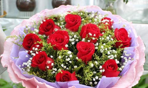送11朵红玫瑰的意义（探寻红玫瑰代表爱情的深意）