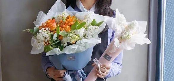 送花几朵代表什么意思？——探究花数与情感的关系