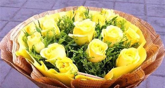 黄玫瑰花语-传递温暖与感激（黄玫瑰花语的含义、象征与意义）