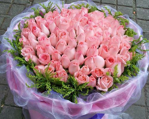 送粉色玫瑰多少朵合适？（探究粉色玫瑰的花语及送花细节）