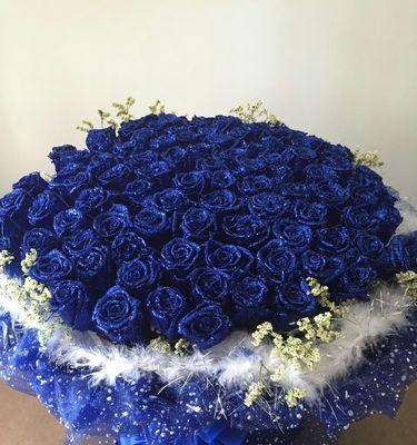 蓝色玫瑰的美丽传说（缘起、历史、品种与文化的探索）