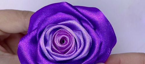 紫色玫瑰的意义及象征（探索紫色玫瑰的神秘与美丽）
