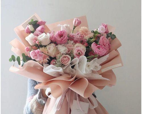 11朵粉色玫瑰的意义与象征（探寻粉色玫瑰背后的浪漫与温柔）