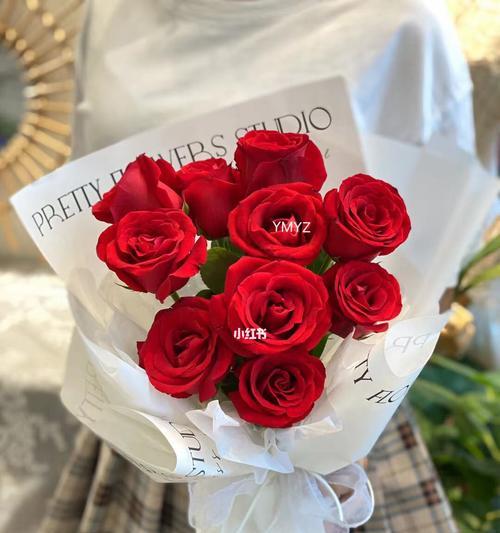 红玫瑰花的含义及象征作用（探究红玫瑰花的浪漫、热情和爱情的象征意义）