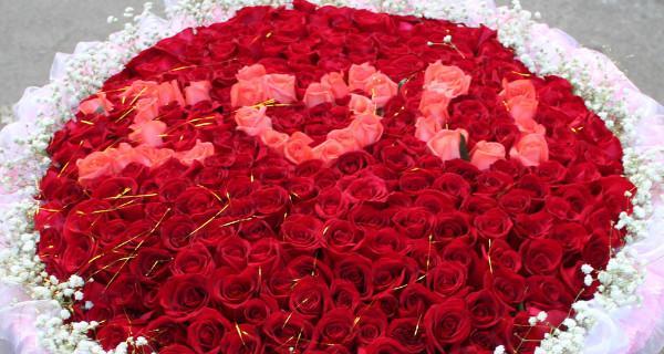 九十九朵玫瑰的含义（绽放的爱情，绵延的誓言）