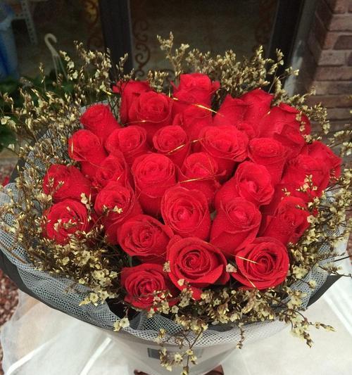 男人送女人8朵玫瑰的真正含义（揭秘男人送8朵玫瑰背后的情感和意义）