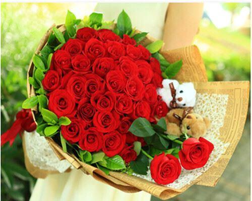 红玫瑰的寓意与象征意义（以送11朵红玫瑰代表什么意思？）