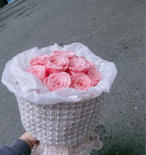 送女孩子粉玫瑰的意义和表达方式（传递温柔与爱意的花语之选）