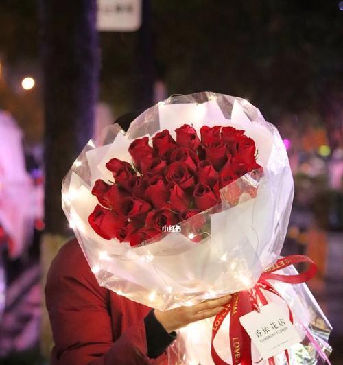 红玫瑰花语的浪漫传说（33朵红玫瑰花语之爱的宣言）