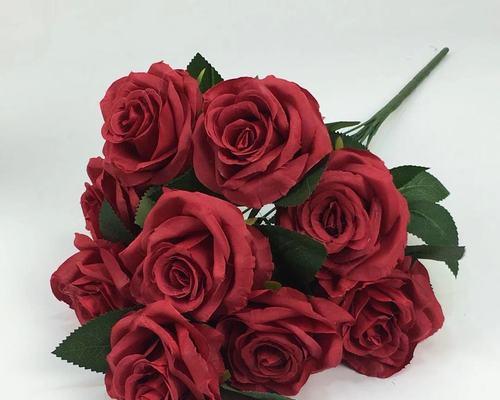 44朵玫瑰花所代表的深刻含义（绽放的爱意、永恒的承诺、浓情蜜意）