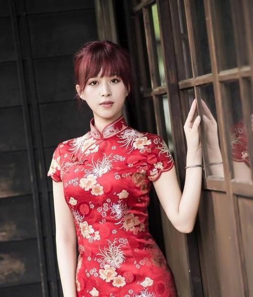 女人气质高雅的花——典雅花卉的美丽世界（从花朵中感受女性的精致与优雅）