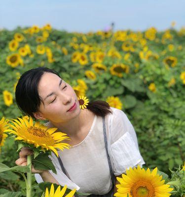 以代表女性的植物为主题的文章（探索女性力量与美丽的花朵世界）