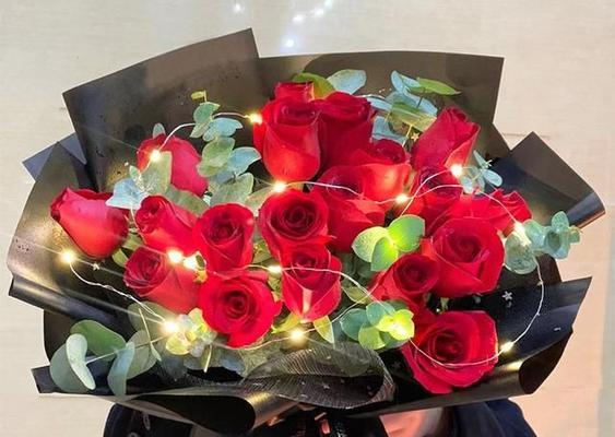 19朵玫瑰花的寓意及象征意义（一束花传递的深情与祝福）