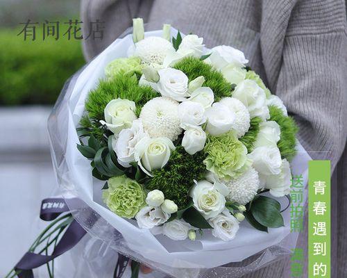 送人白玫瑰的含义（用花语传递心意）