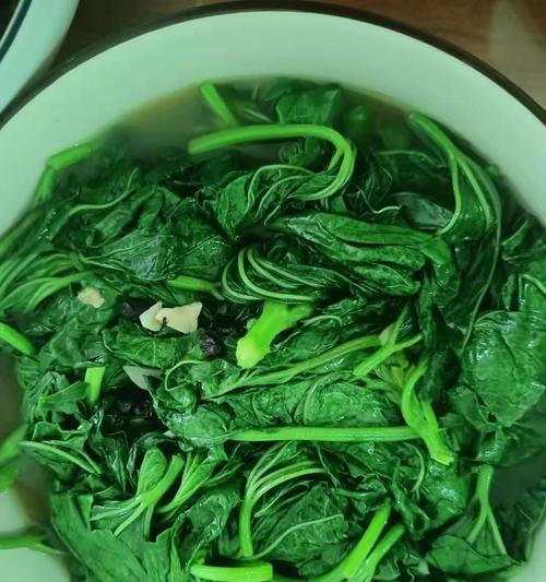 冬苋菜——秋冬时节的美味佳肴（美味冬苋菜的营养价值与烹饪技巧）