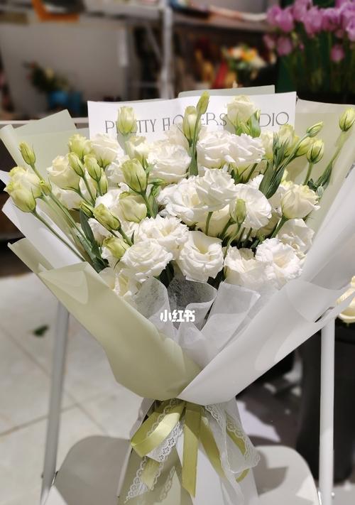 白色桔梗花语的深意（传递真挚与纯洁的花言巧语）