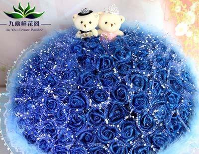 以蓝色妖姬代表什么寓意（探究蓝色妖姬的象征意义）