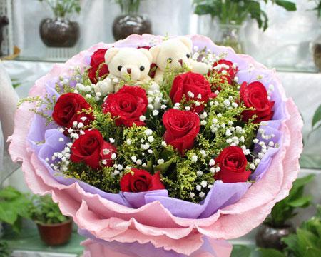 玫瑰花朵数的含义（探寻玫瑰花朵数与情感的纽带）