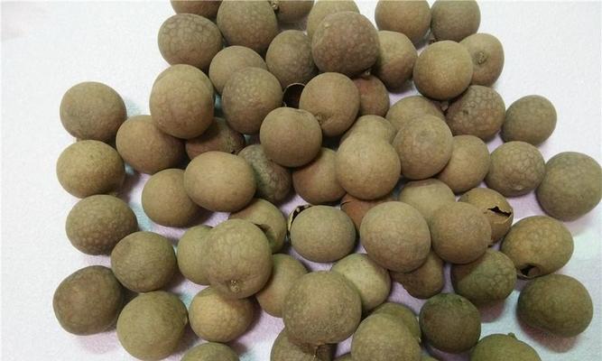 能直接食用的桂圆干，真的可以吗（桂圆干的食用方法及注意事项）