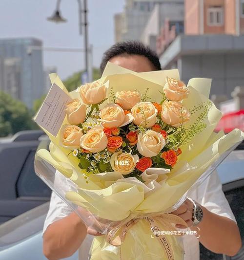 11朵香槟玫瑰的深刻意义（浪漫缭绕的花语和情感倾诉）