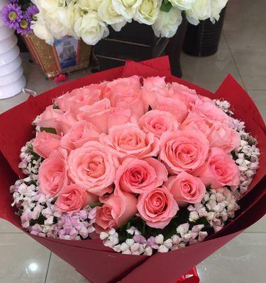 33朵粉玫瑰的花语（一束芳香四溢的爱意）