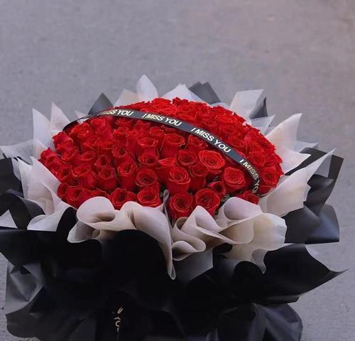 一朵代表爱情的玫瑰——44朵玫瑰花的意义与传说（花开花谢）