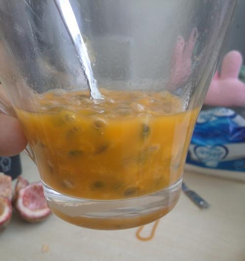 百香果壳泡水喝的好处（利用百香果壳饮用更加健康）