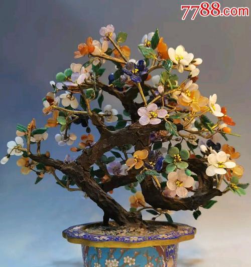 揭秘宝相花（探讨宝相花的文化内涵和象征意义）