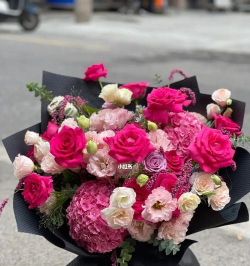 花束的花束含义（花束中的花语与传递的情感）