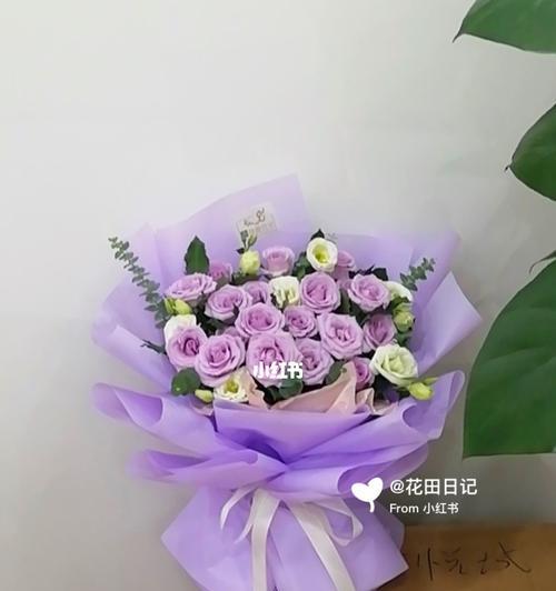 紫色玫瑰代表什么意思？紫色玫瑰的花语和象征意义是什么？