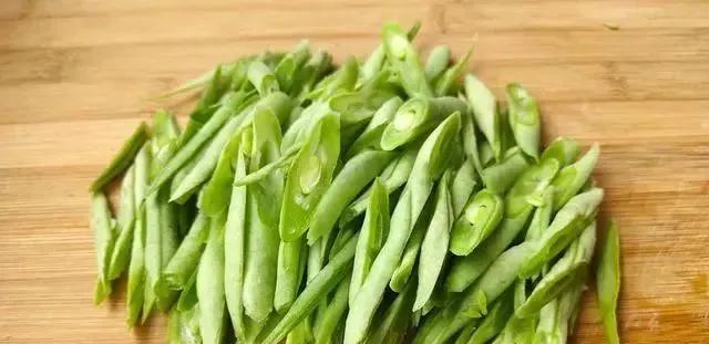 豆角剥皮技巧有哪些？如何快速剥开豆角？
