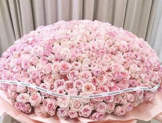 100朵玫瑰代表什么意思？100朵玫瑰花语的详细解释是什么？