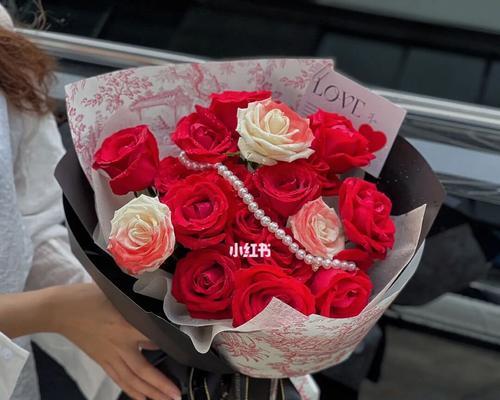 2021情人节红白玫瑰花有何含义?图片能简单说明吗? 2021情人节红白玫瑰花有何含义?图片能简单说明吗?