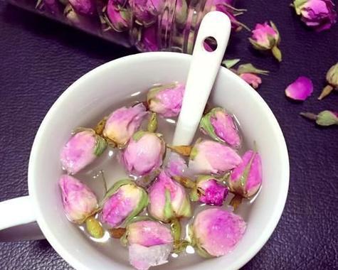 玫瑰花加蜂蜜泡茶用冷水还是热水好呢
