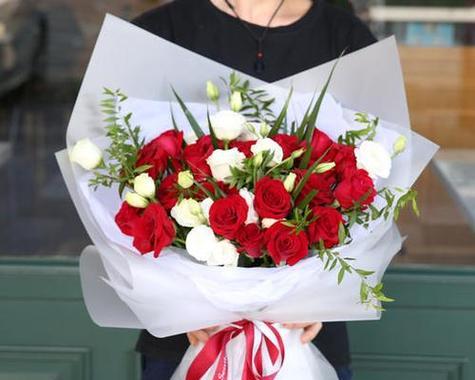 231朵玫瑰花的花语是什么？送231朵玫瑰花有何特殊含义？