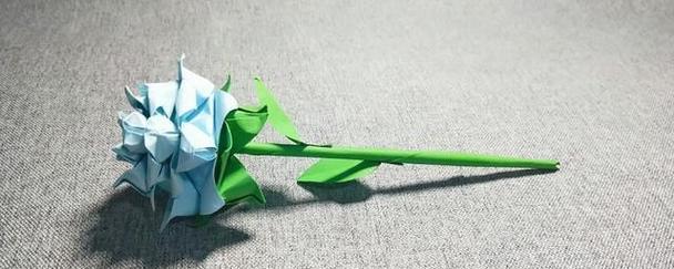便利贴折纸玫瑰花和笔筒怎么折