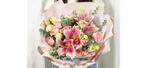 儿子给父母送玫瑰花应该选几朵？有合适的建议吗？