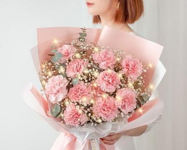 11朵康乃馨代表什么？送一个女孩玫瑰花代表什么？