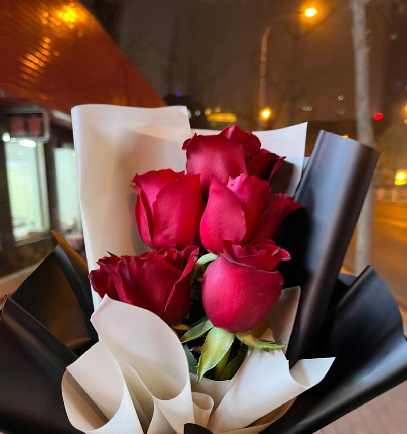 玫瑰花束代表什么浪漫意义？浪漫的玫瑰花束含义是什么？