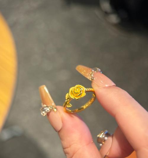 玫瑰花戒指黄金串珠子寓意什么？如何挑选寓意吉祥的黄金饰品？