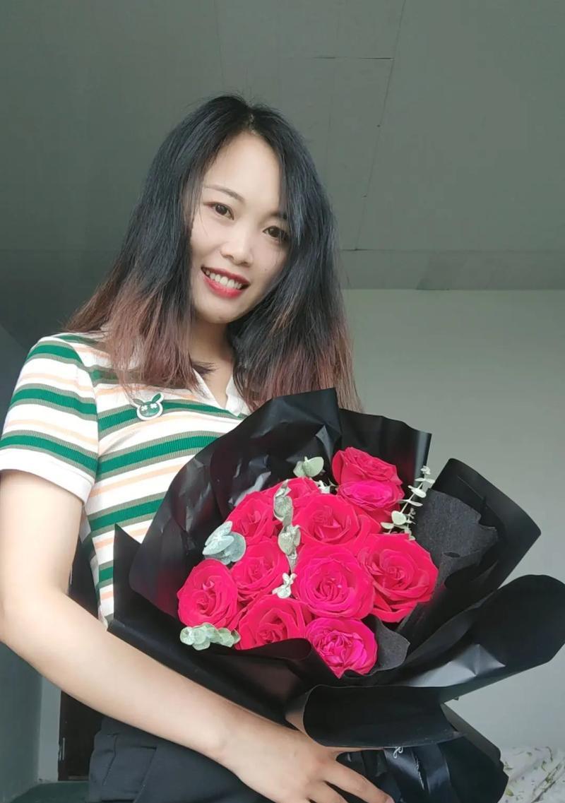 三百朵玫瑰花代表什么？送三百朵玫瑰的含义是什么？